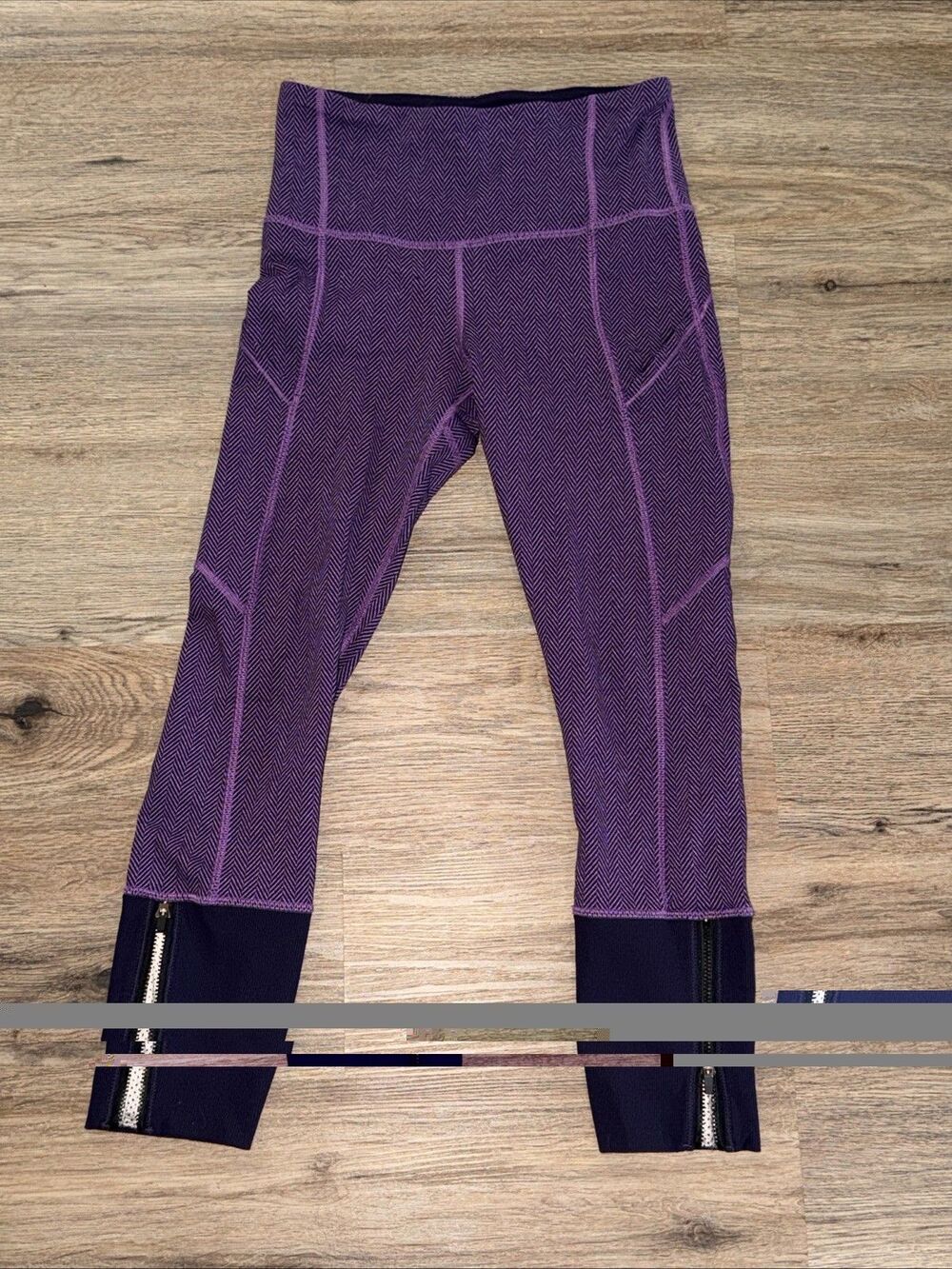 Lululemon Womens Size 6 Purple Cropped Leggings Yoga Running Athletic Pants Pock